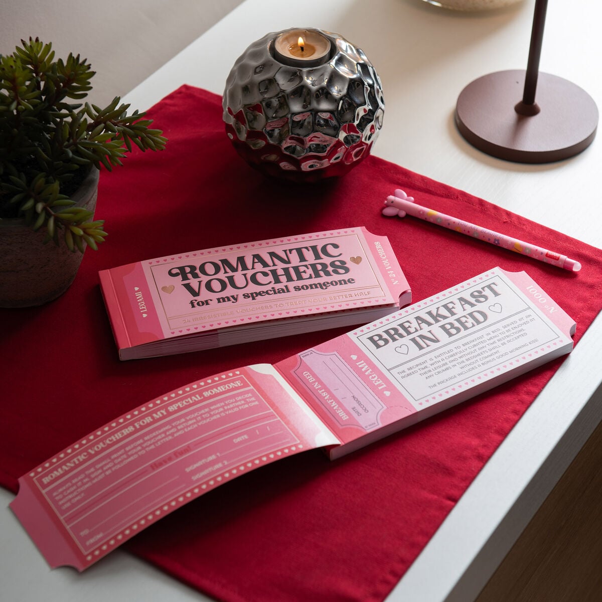 Legami - Kitap 24 Romantic Vouchers - Spanish - Gift Vouchers