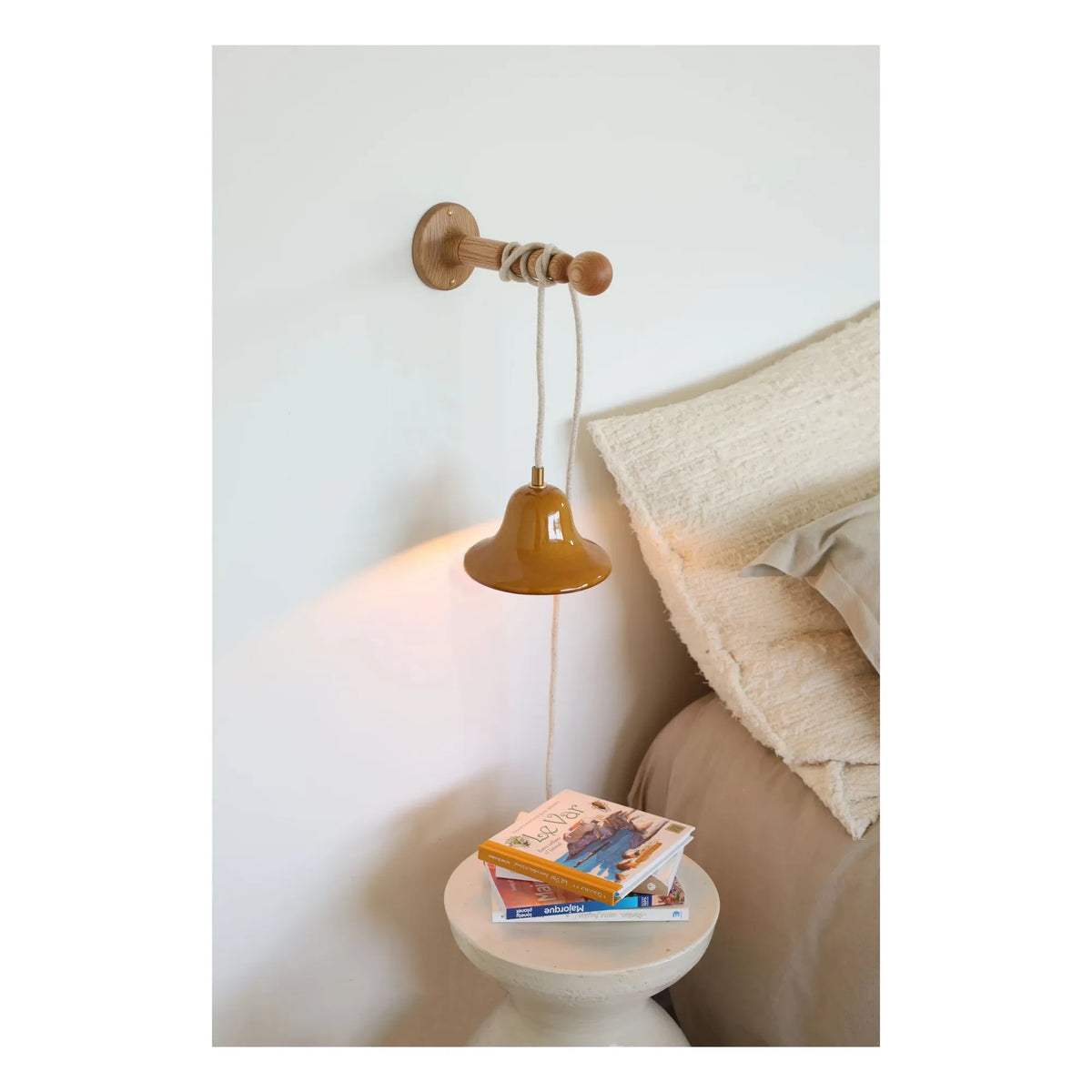 Masamé - Gigaro Hand Lamp | Honey