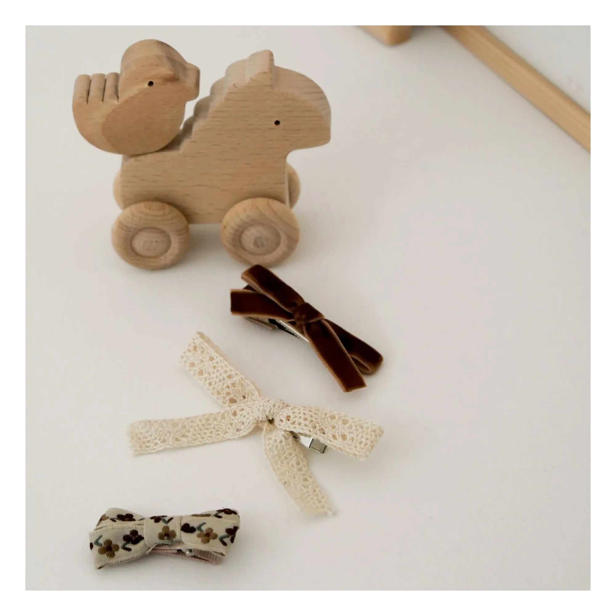 Gentil Coquelicot - Lazos bordados - Set de 3 | Caramelo