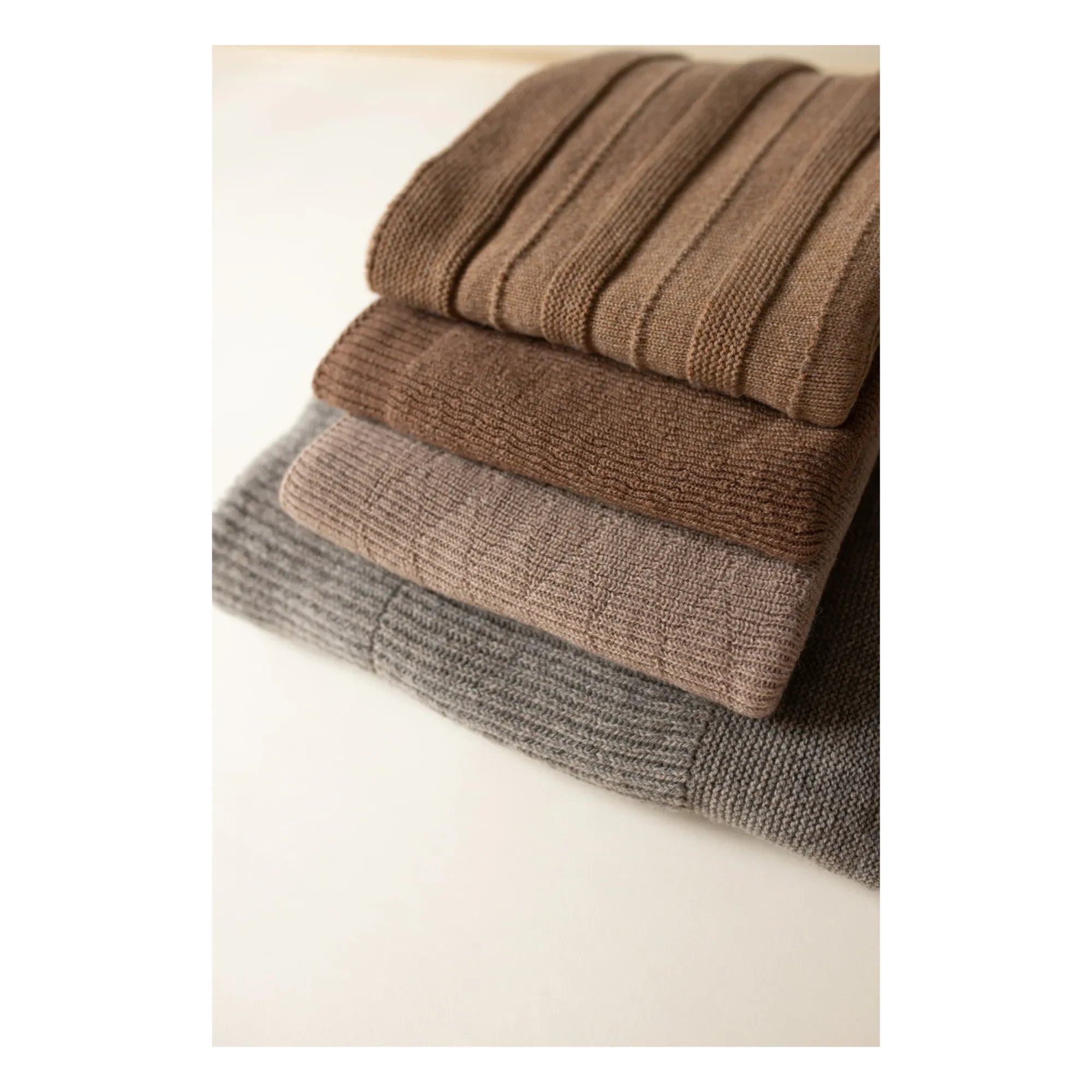 Hvid - Holly Merino Wool Blanket | Chocolate