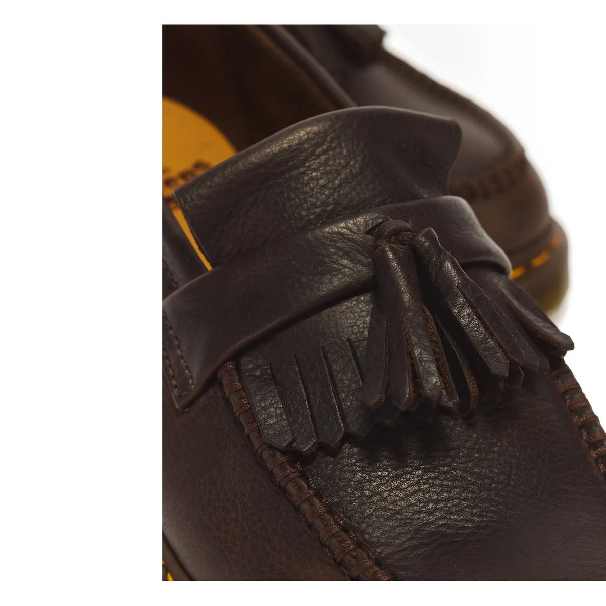 Dr Martens - Adrian YS أحذية لوفر مزينة بشراريب | بني