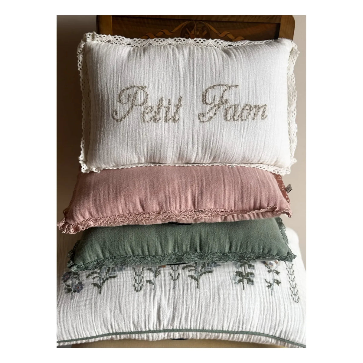 Editions Aimable - Petit Faon Camille Kissen | Elfenbein Mullstoff