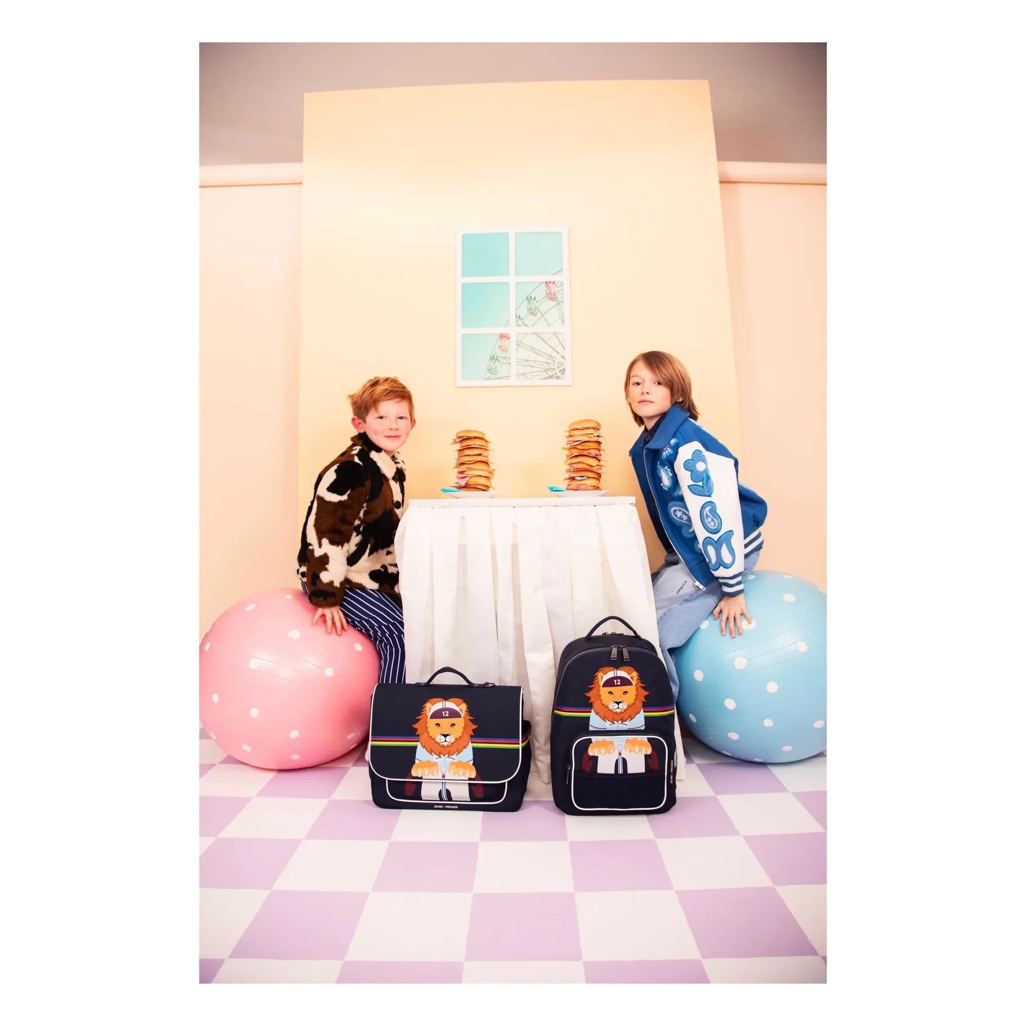 Jeune Premier - King Of The Cobbles Midi Bag | Midnight Blue