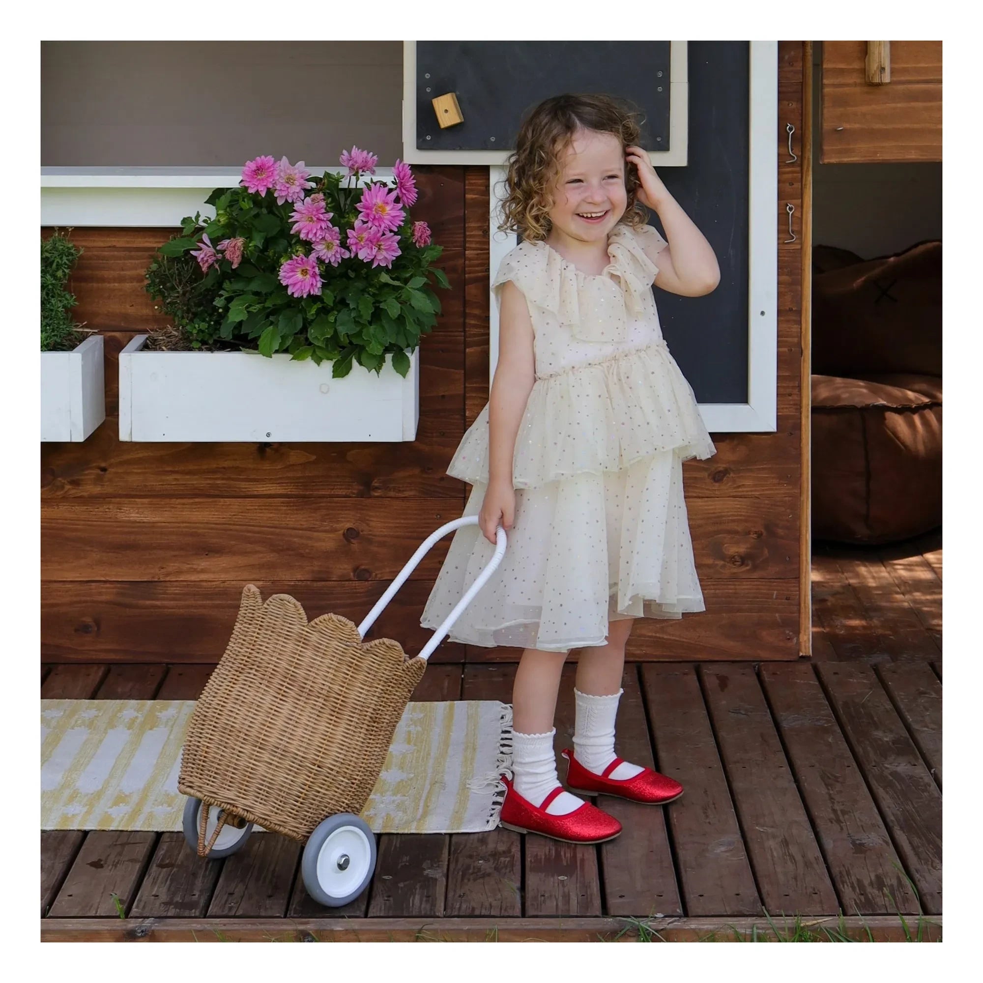 Olli Ella - Wheelbarrow leaf rattan basket