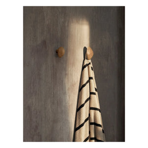 Ferm Living - Cairn ahşap duvar askıları - 2'li Set | Açık meşe