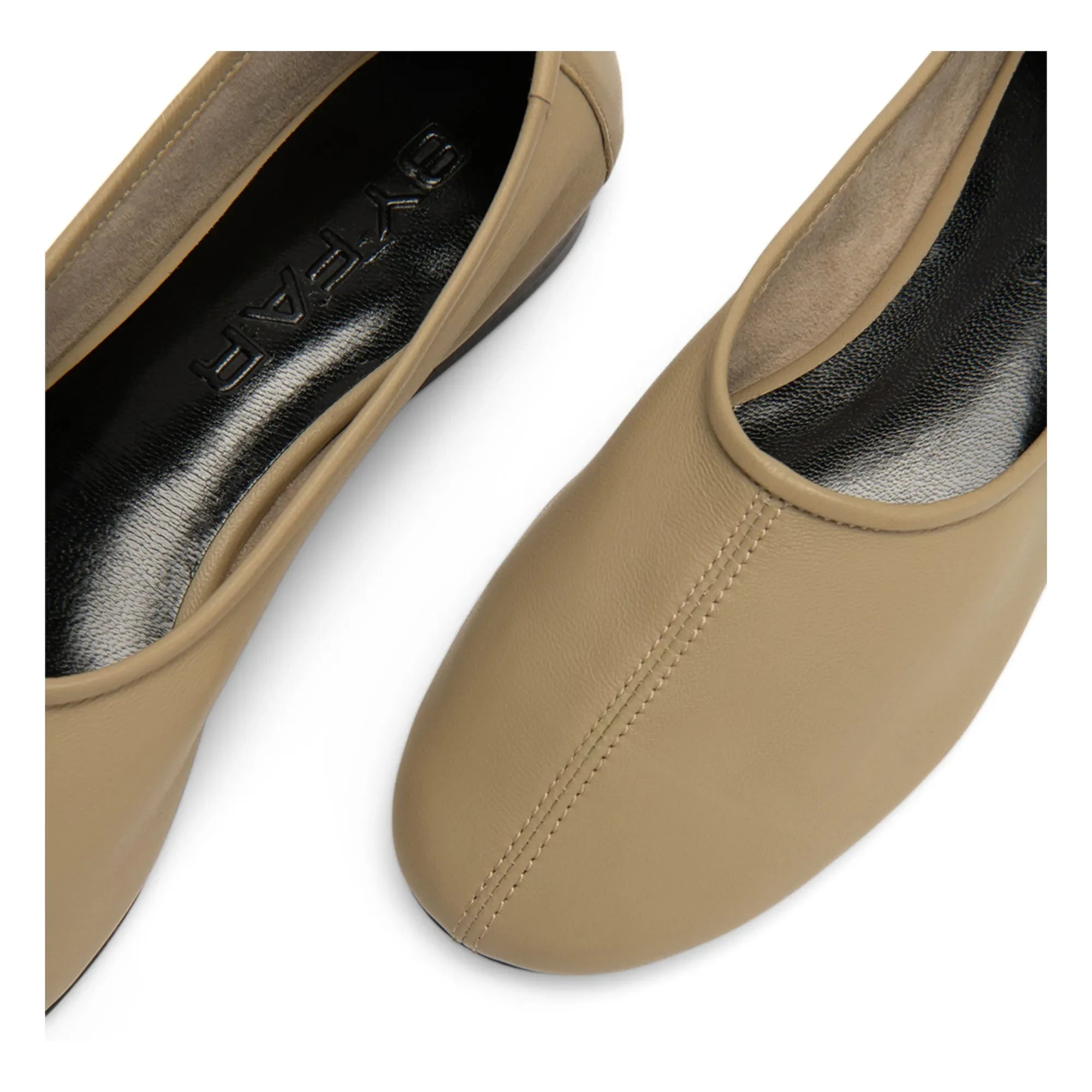 BY FAR - Prudence Dokulu Leather Loafers | Beige