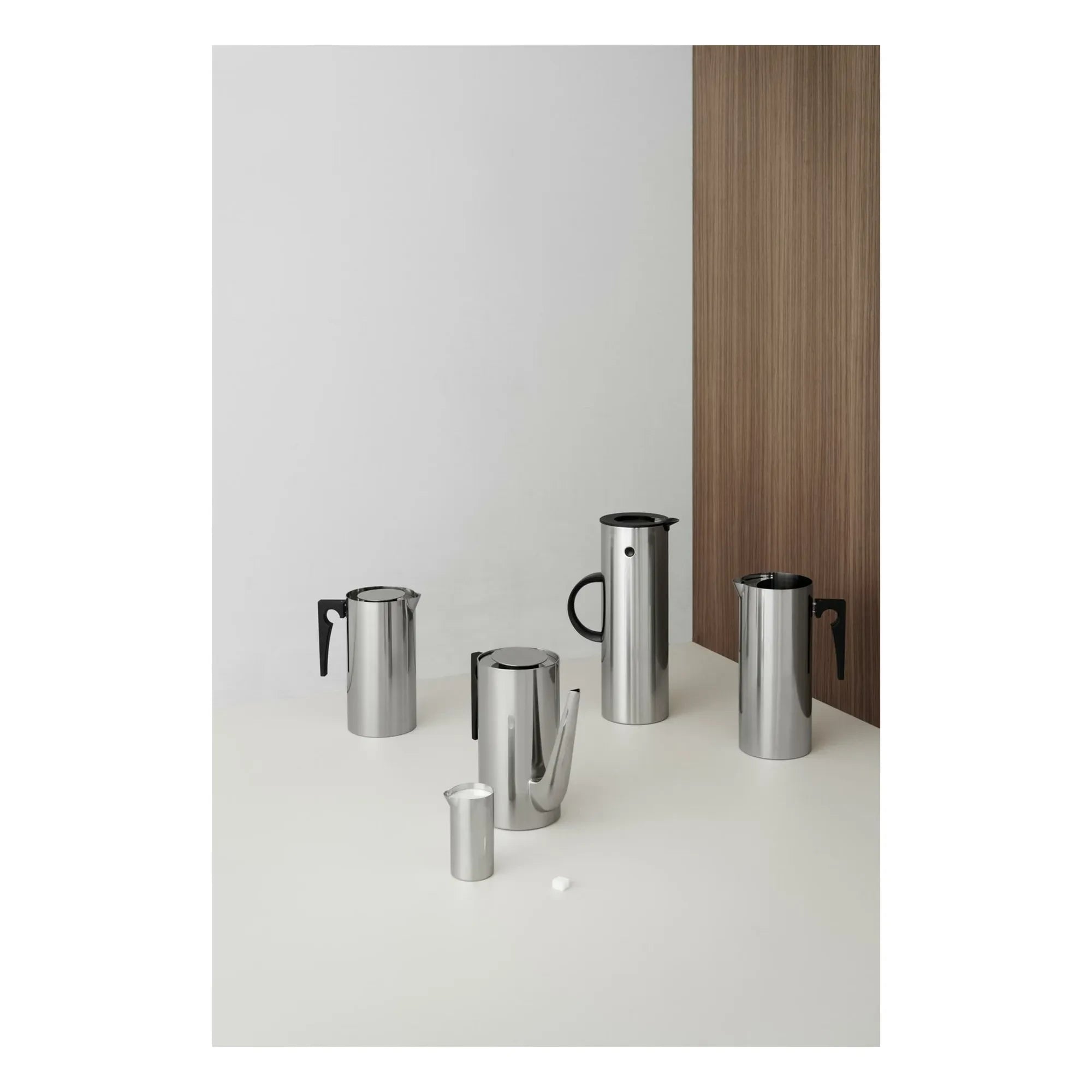Stelton - EM77 Isıtmalı Sürahi 1L | Çelik