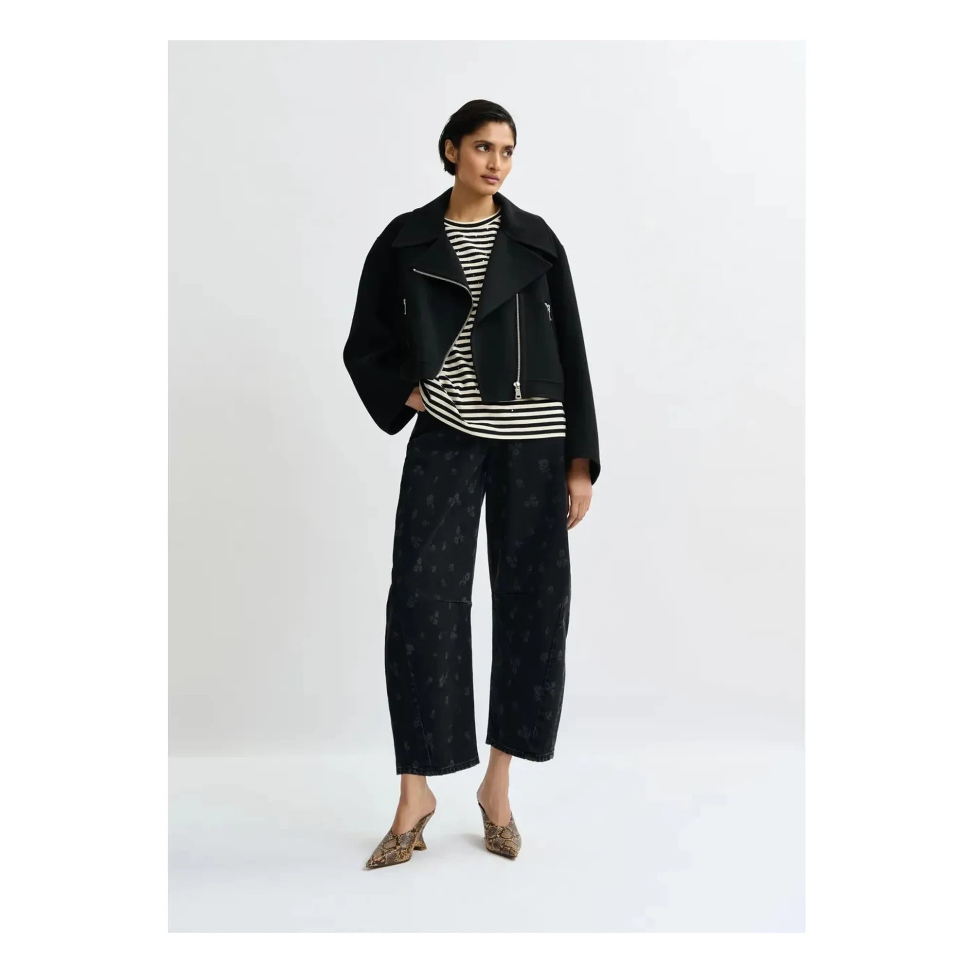 Essentiel Antwerp – Gestreiftes T-Shirt mit Strasssteinen Joste | Weiß