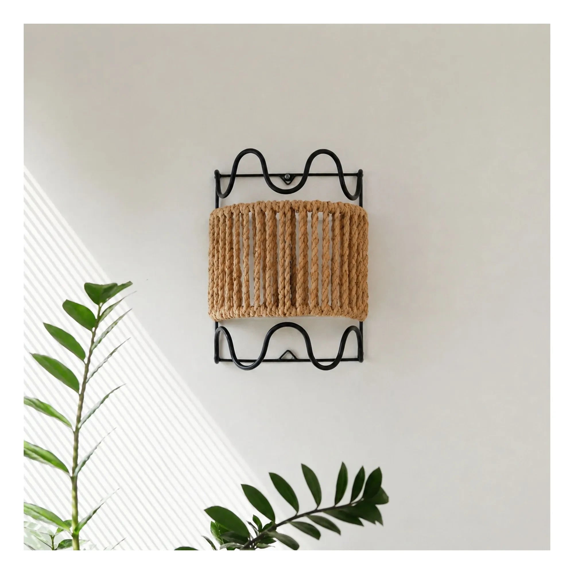 Honoré - Dolores Rafya ve Metal Duvar Lambası | Siyah