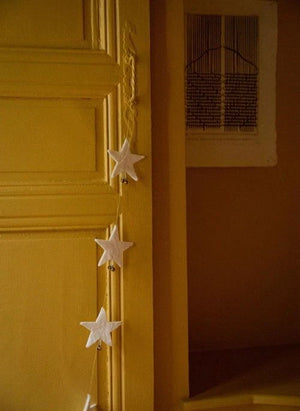 Muskhane - “Shooting Stars” Keçe Süs Zinciri | Ekru