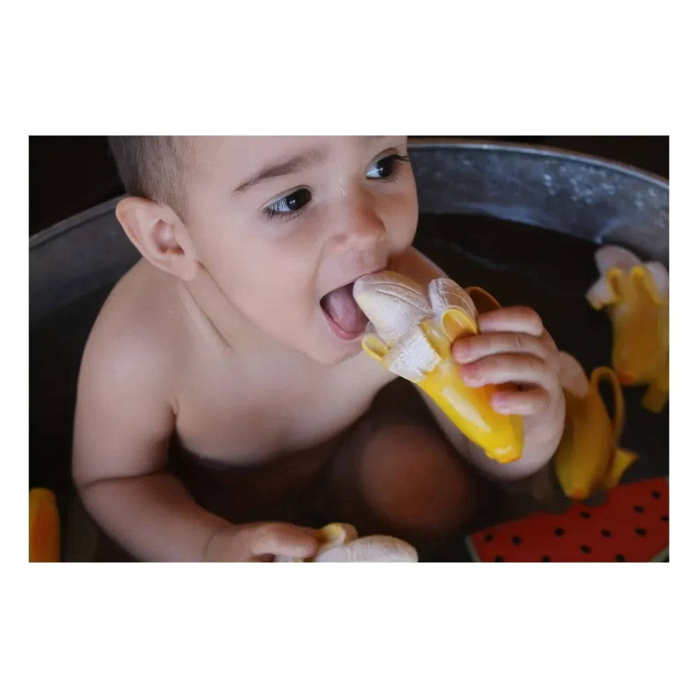 Oli & Carol - Ana the Banana Teether | Yellow