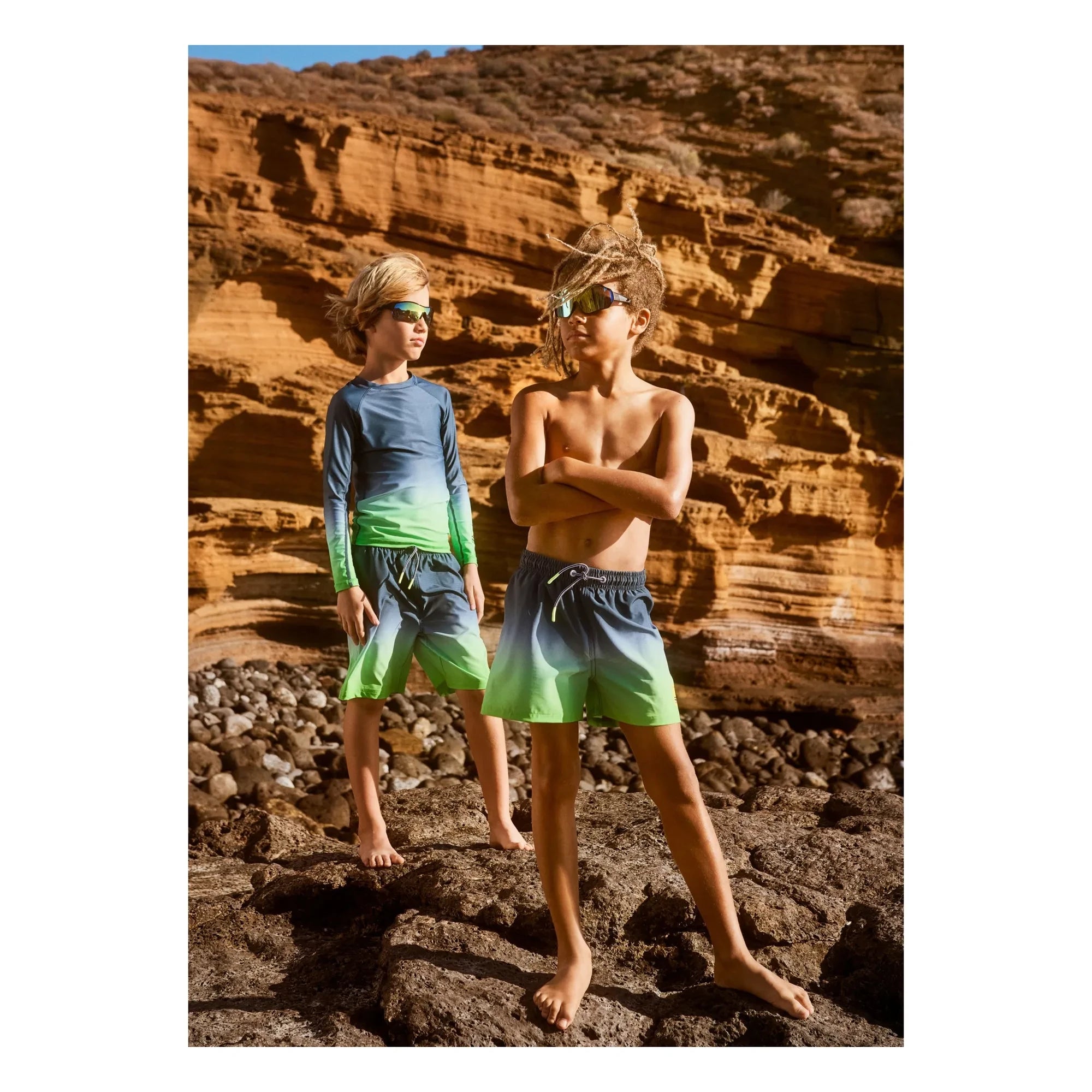 Molo – Niko Degradé Badeshorts aus recyceltem Fasergewebe | Neon-Grün
