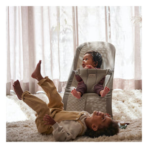 BabyBjörn - Hamaca ergonómica Bliss de malla transpirable | Beige