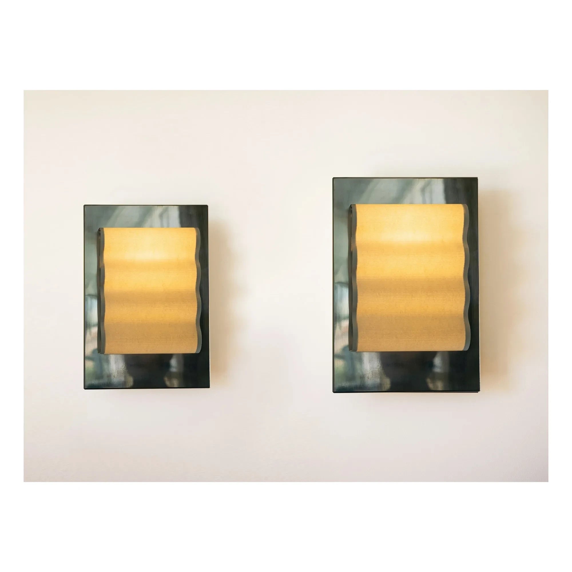 Violaine d'Harcourt - Lámpara de pared Frame Wave | Plata