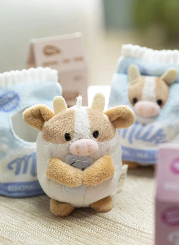 Nici - Moono İnek Peluş Oyuncak, Süt Kartonu Kostümüyle | Bej