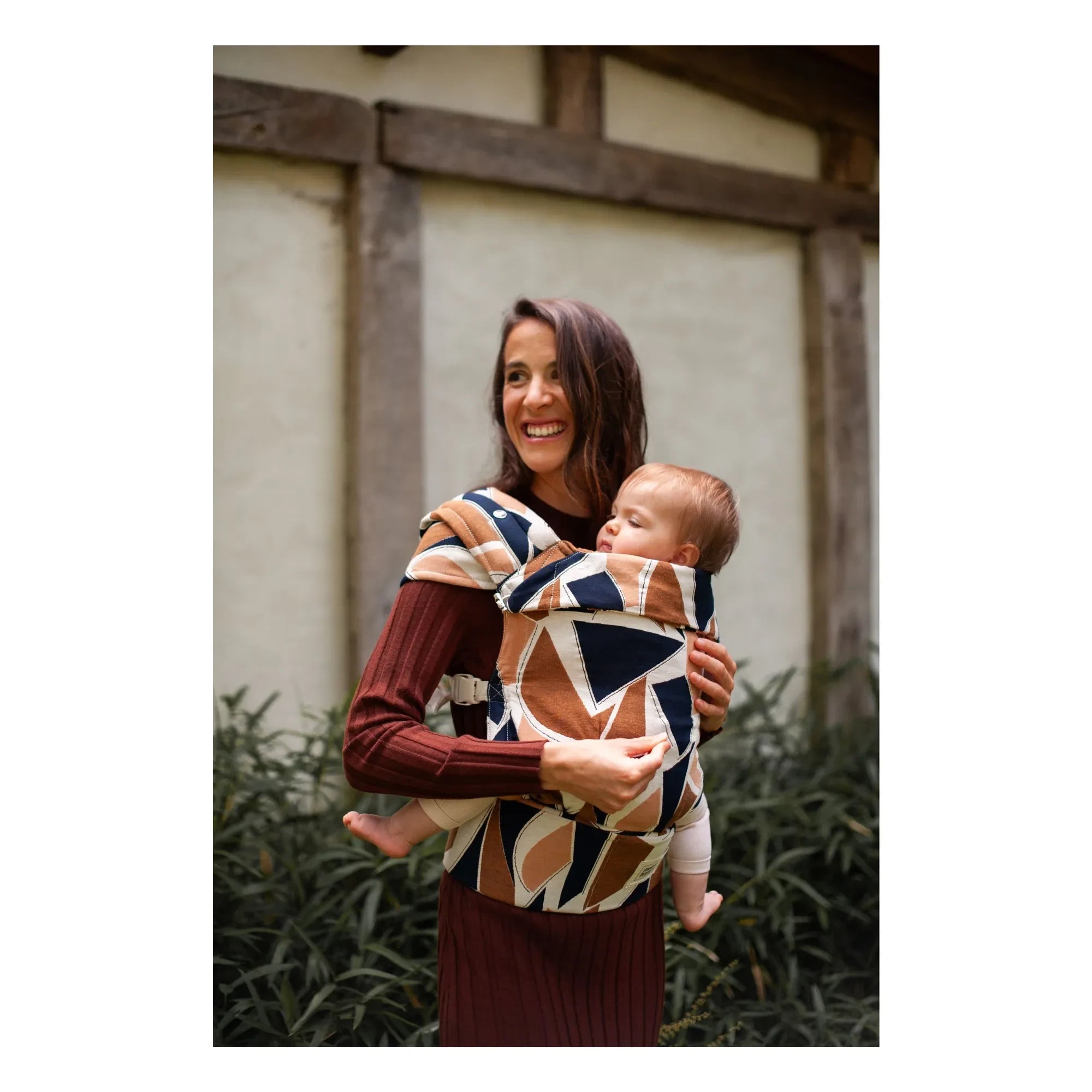 Mama Hangs - Carry & Bloom Babytrage | Earth