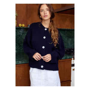 Surprise Paris - Emma Merino-Wollcardigan | Klassisches Marineblau