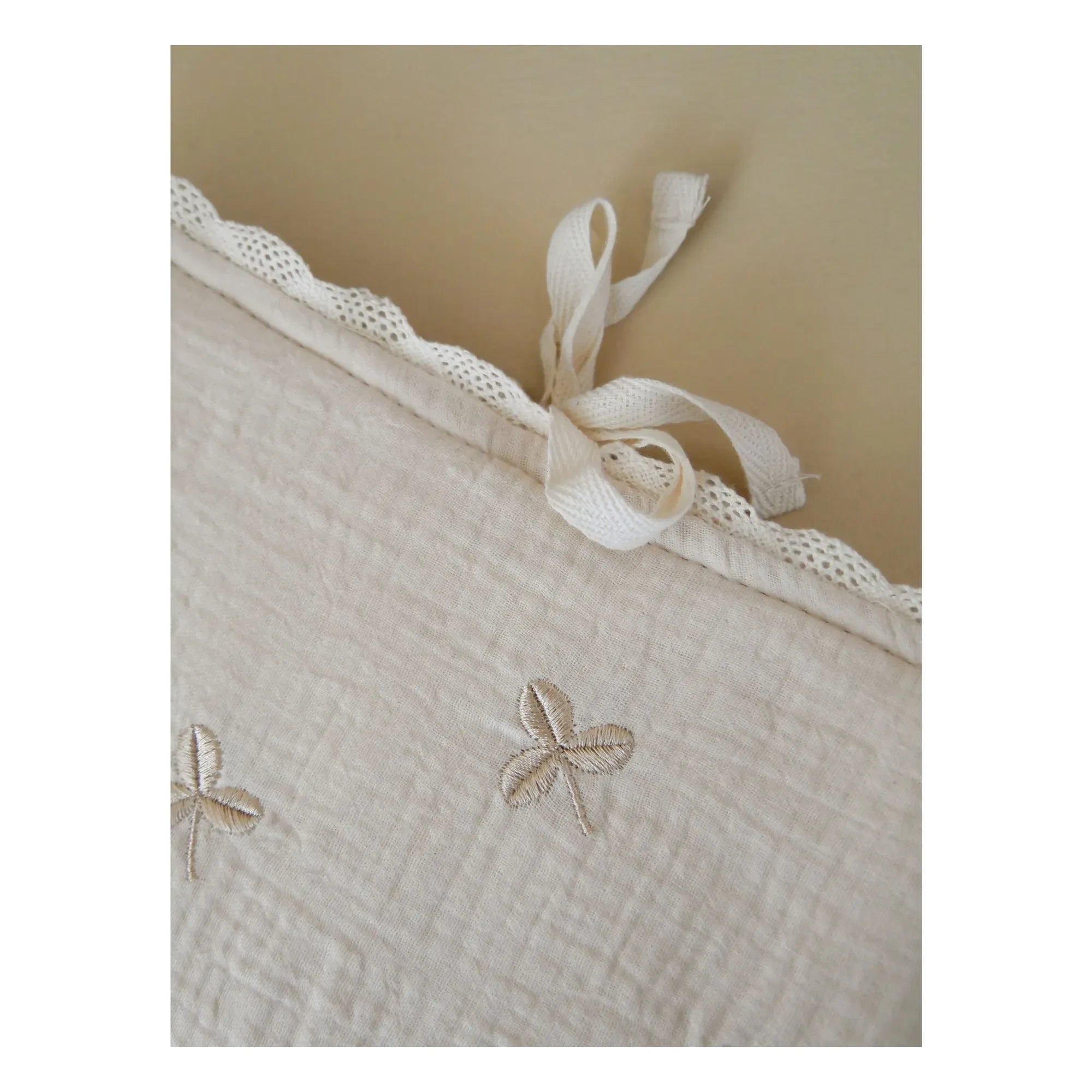Gentil Coquelicot - Yonca sağlık kitap kılıfı