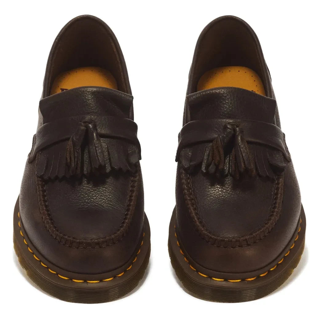Dr Martens - Adrian YS أحذية لوفر مزينة بشراريب | بني