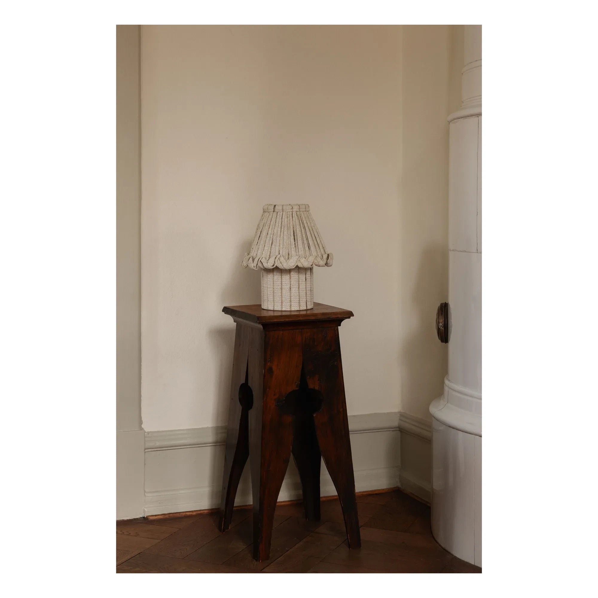 Olsson & Jensen - Shiva keten masa lambası | Krem