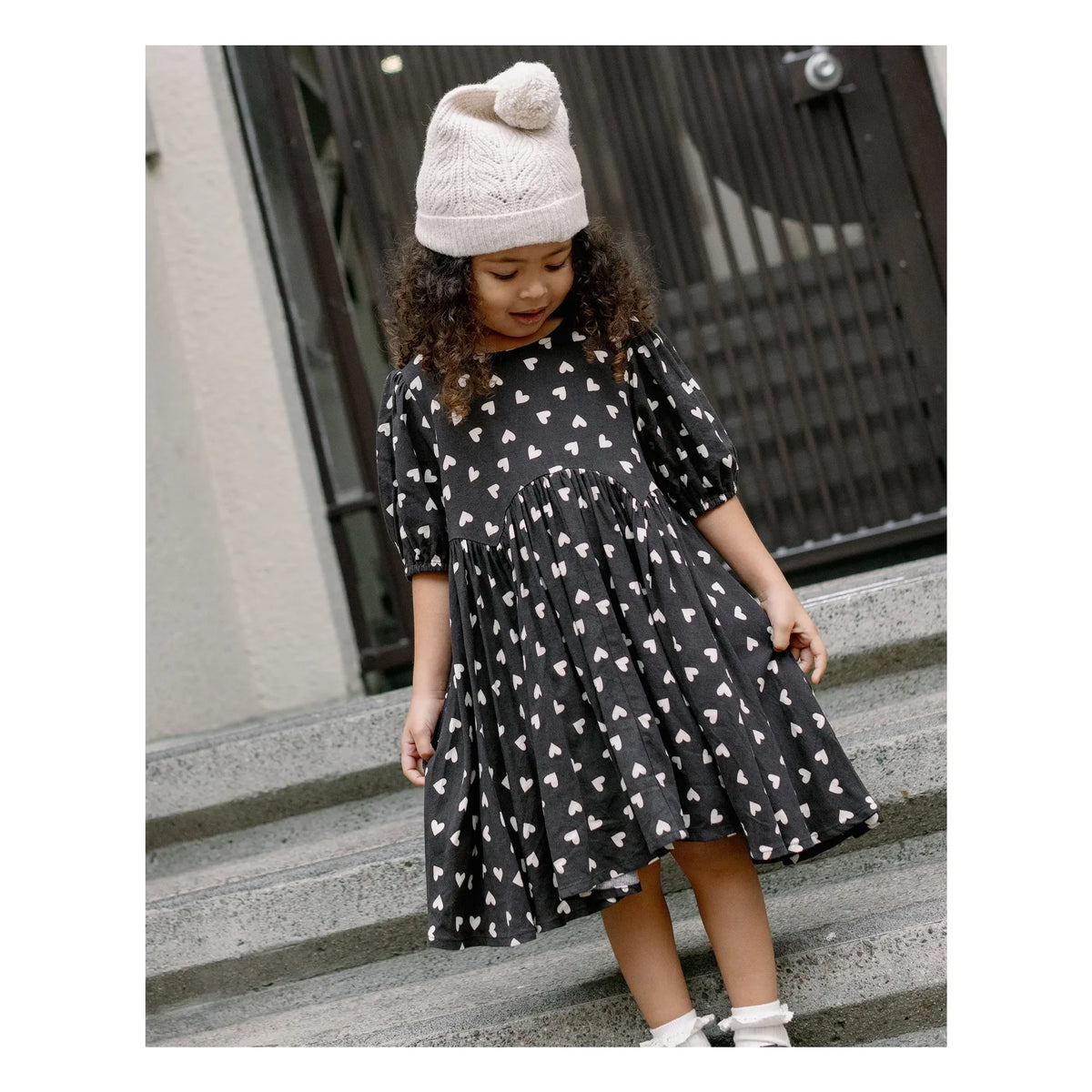 Rylee + Cru - Vestido Corazones Rosas | Negro