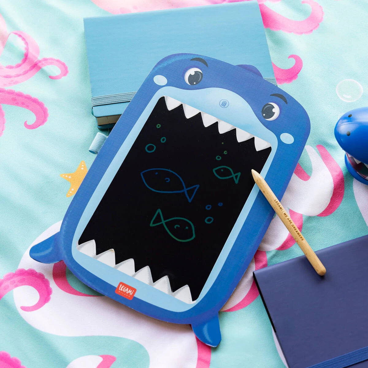 Legami - Shark Portable LCD Drawing Board in Cardboard - Magic Sketch Board