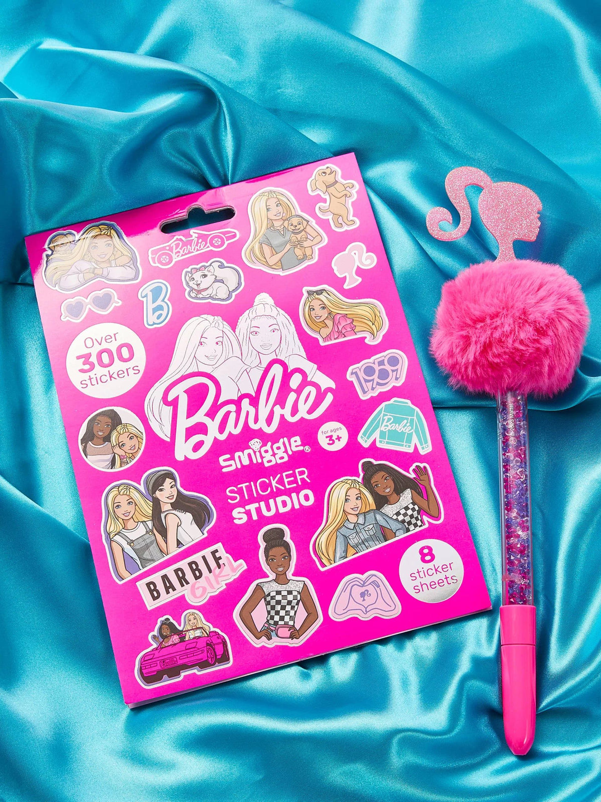 Smiggle - Barbie Çıkartma Kitabı