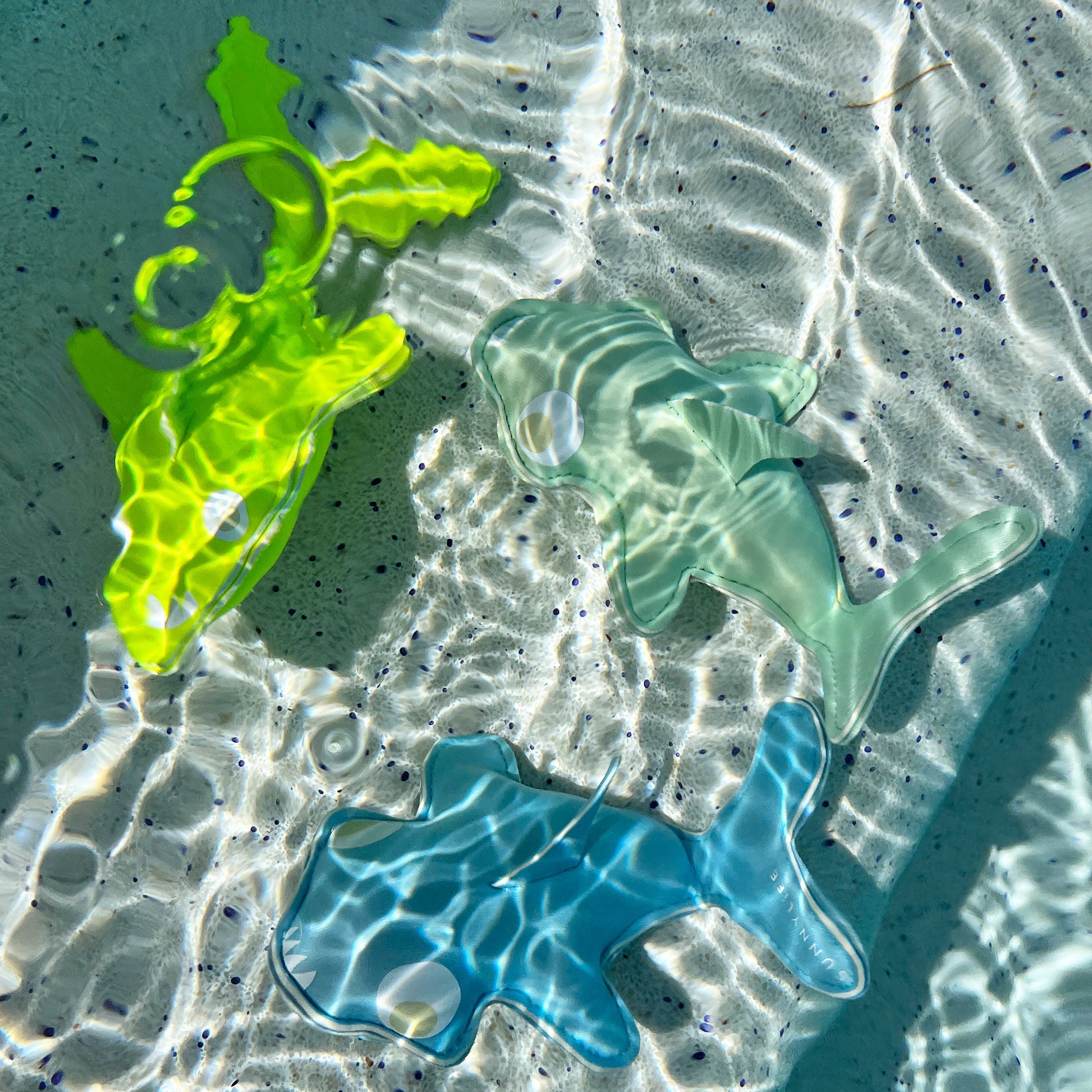 Sunnylife - Salty the Shark Sea and Pool Diving Toys