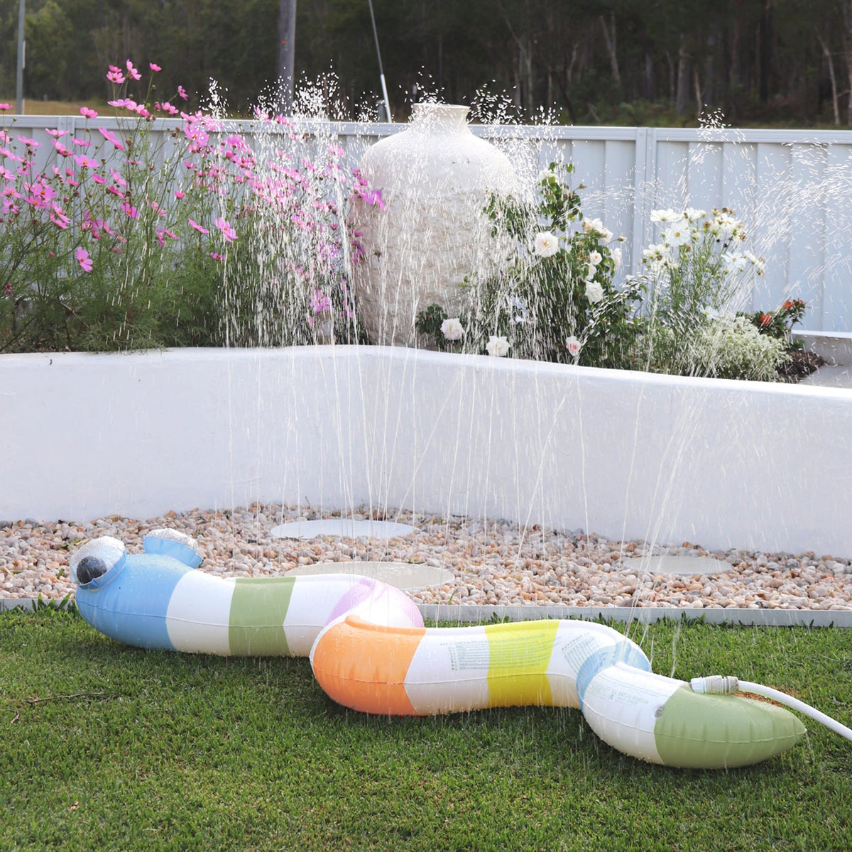Sunnylife - Wild Multi Sprinkler Inflatable Garden Game